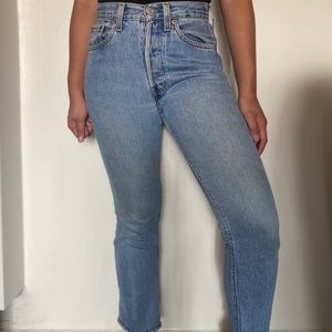 Vintage 501 Levi’s medium blue jeans 🤩